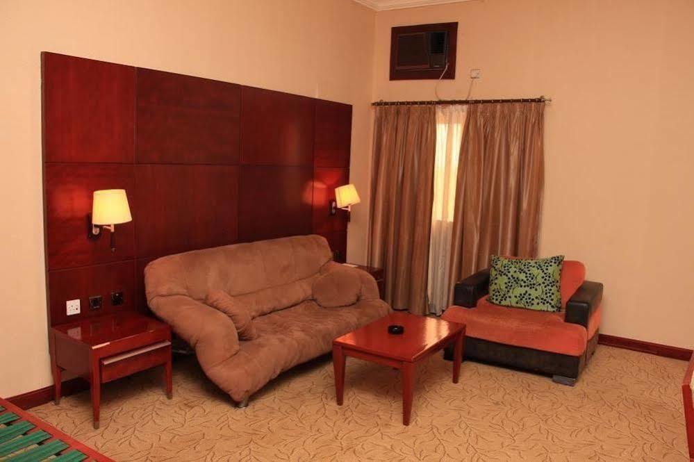 Chelsea Hotel Abuja Exterior foto