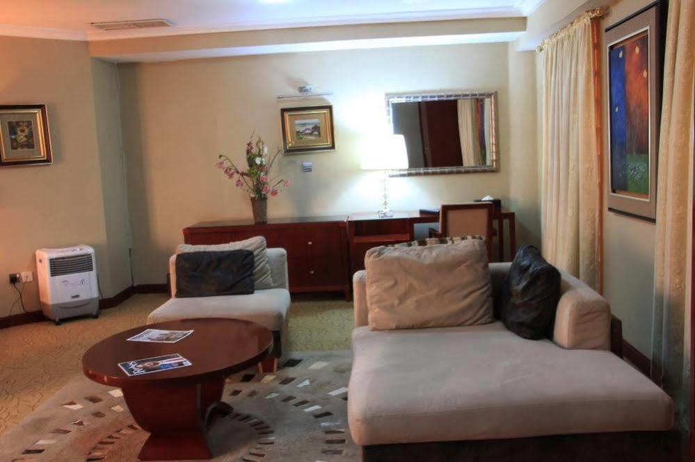 Chelsea Hotel Abuja Exterior foto